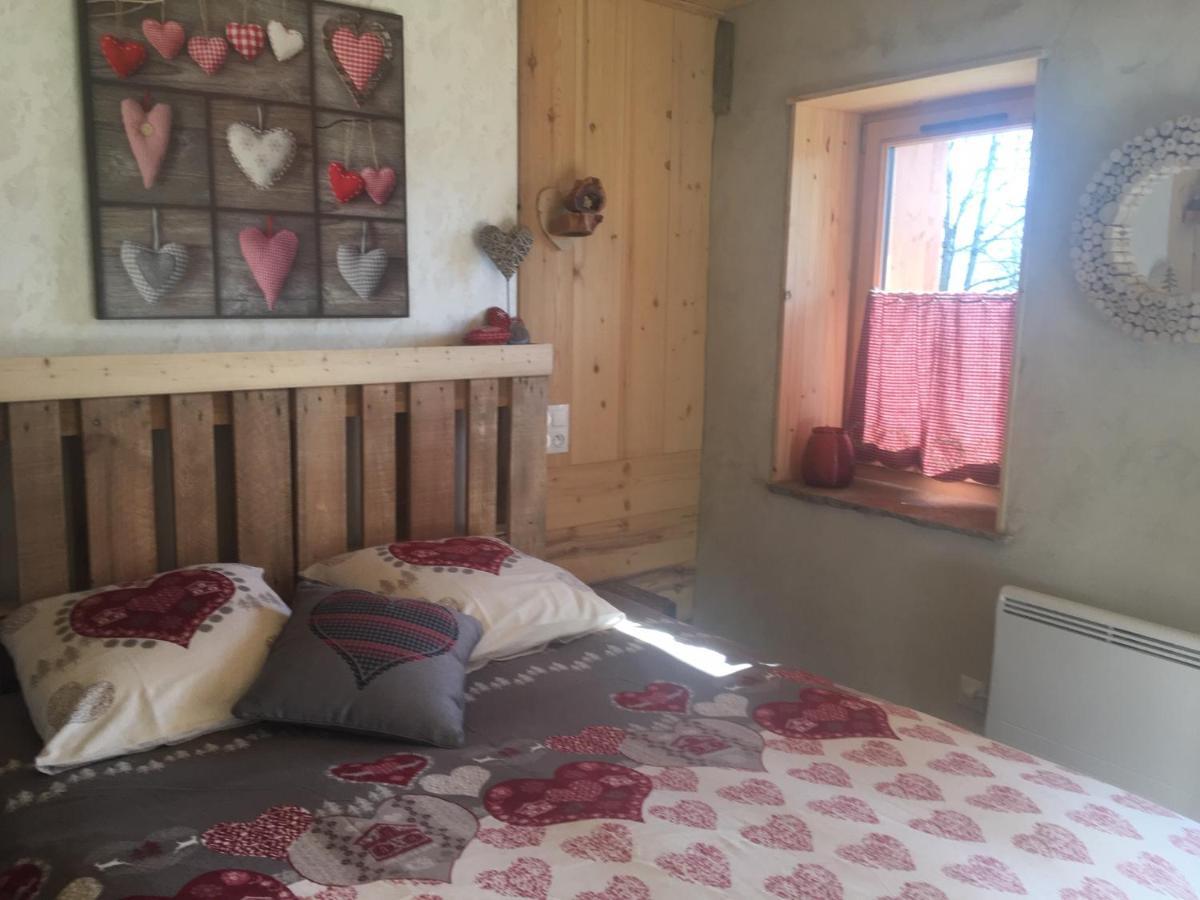 Bed and Breakfast La Gravinette Cruet Exterior foto