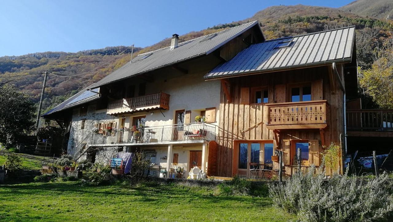 Bed and Breakfast La Gravinette Cruet Exterior foto